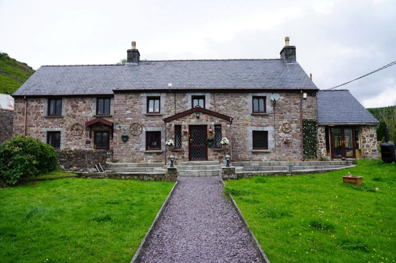 Pentre Riding Stables Hotel Abercraf Buitenkant foto